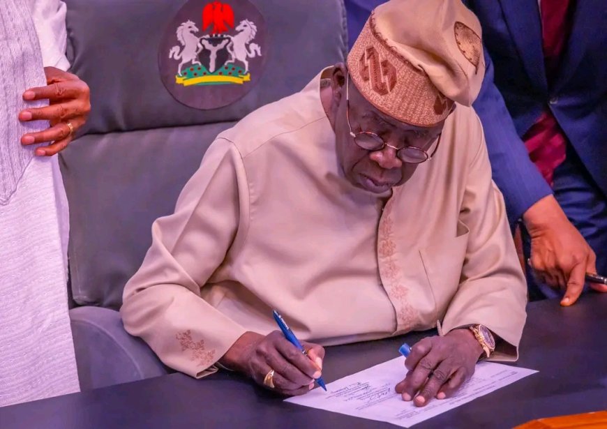 Tinubu Ya Sanya Hannu Kan Kasafin Kuɗin 2026 na Naira Tiriliyan 68.32, Ya Tsawaita Wa’adin Kasafin 2025