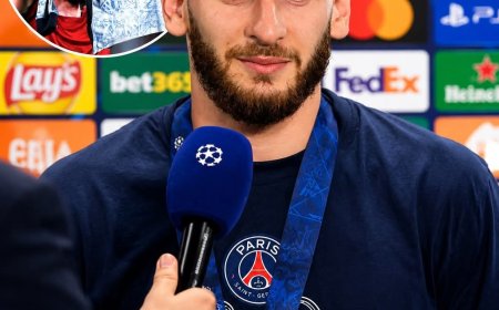 Khvicha Kvaratskhelia after winning the UEFA Champions League Player of the Season award