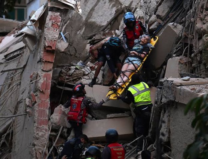 VENEZUELA EARTHQUAKE DISASTER: DEATH TOLL RISES AS RESCUERS SEARCH FOR SURVIVORS