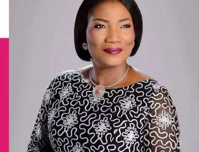 Babu Namijin da Zai Iya Gamsar da Mace Gaba Ɗaya – Fasto Funke Adejumo